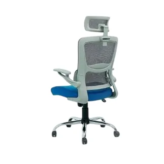 Chaise Directeur Roy Réglable en hauteur du dossier incurvé est très confortable