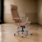 Chaise de direction Regency Manager Revêtement Similicuir avec Cadre et accoudoirs en métal chromé Caramel